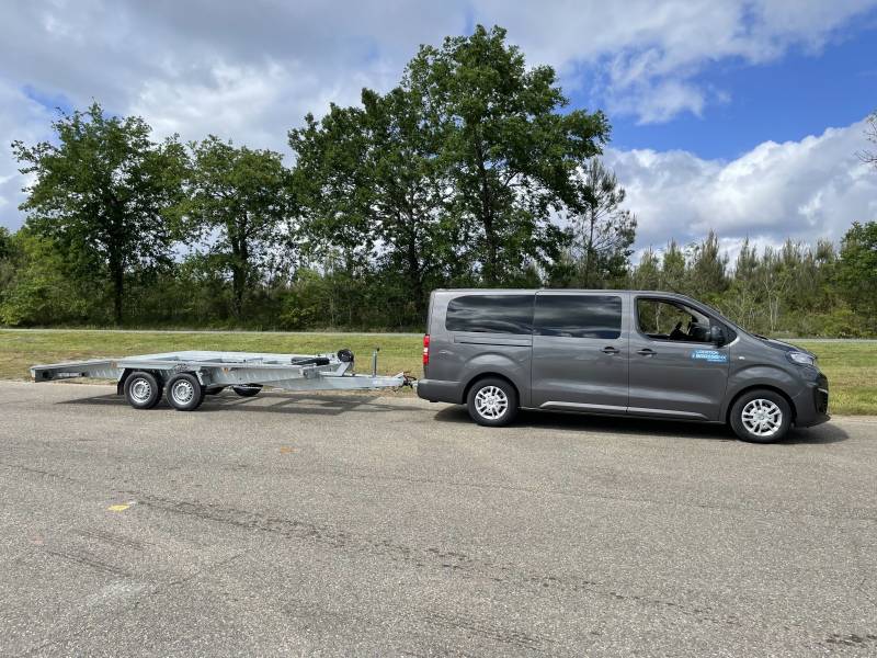 Louer une remorque porte voiture à Morcenx proche de Mont de Marsan dans les Landes